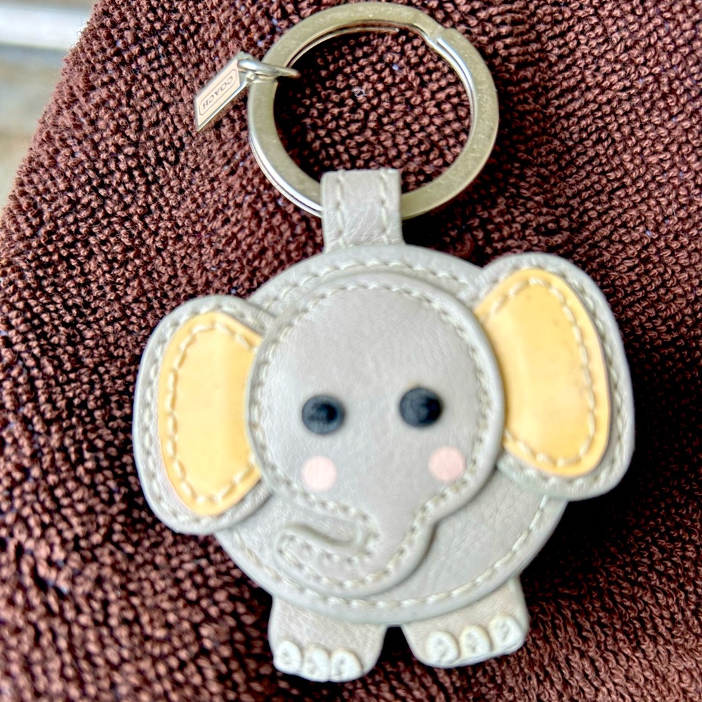 🐘 HTF COACH Leather Elephant Keychain 🐘